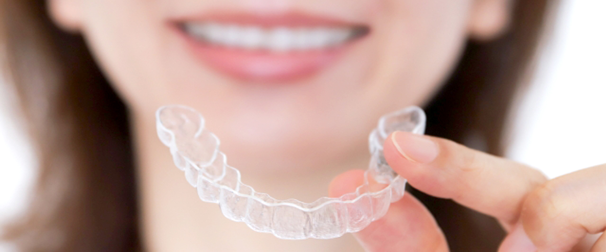 矯正治療後に必ずリテーナーを正しく使いましょう！